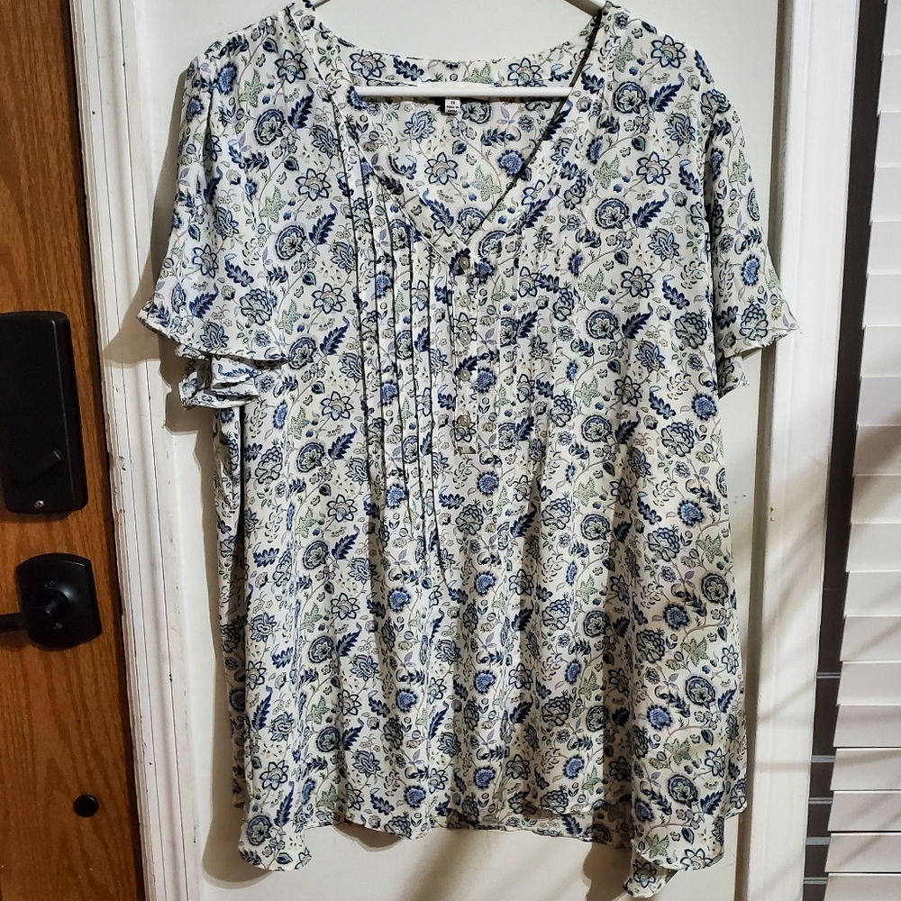 Rose + Olive 2X Blue Floral Boho Blouse Flutter Sleeve Plus Size